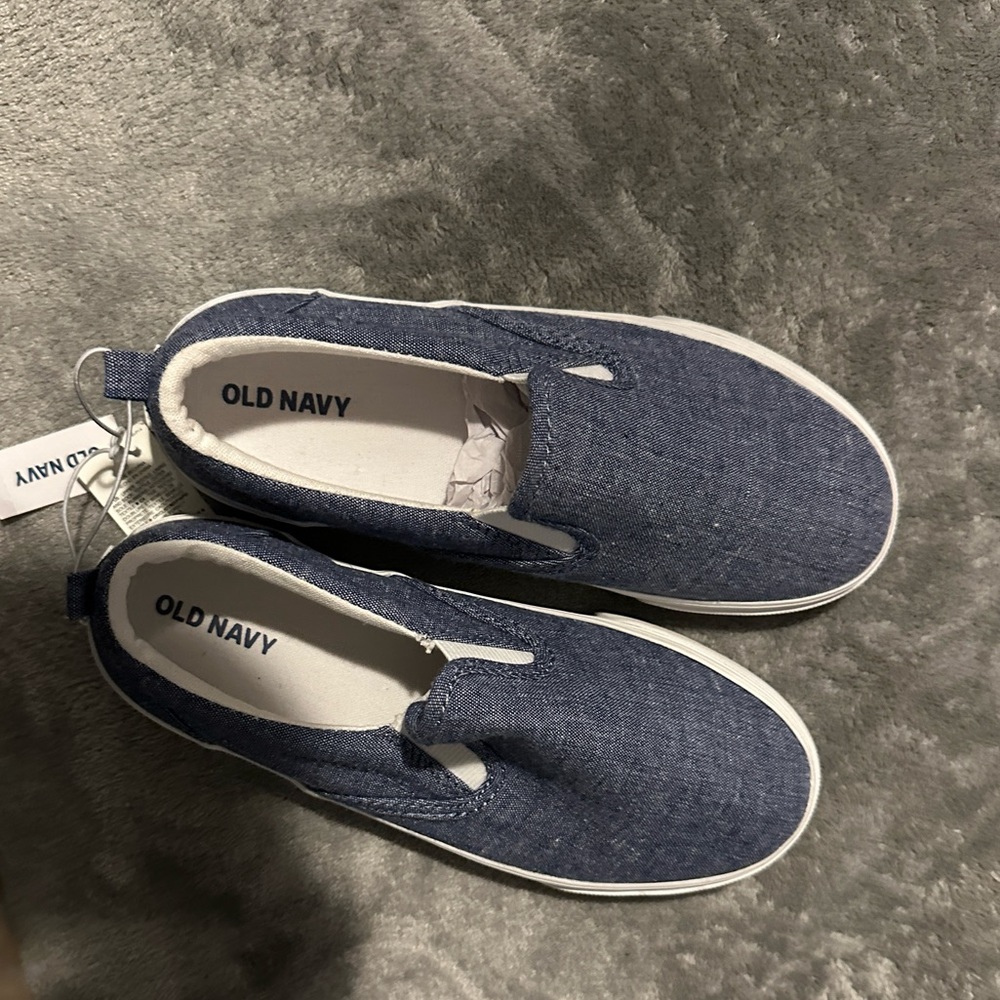 Children’s shoes in size 2